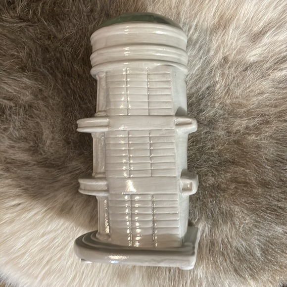 Like New Warner Bros. Harry Potter Gringotts Bank Coin Bank - Picture 3 of 7